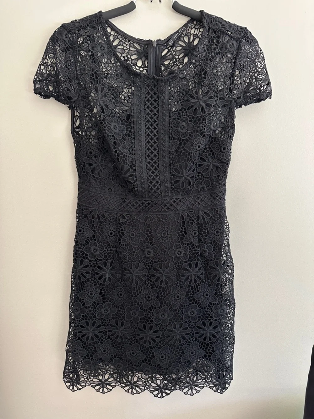 Zara Basic  Black Floral Lace Short Sleeve Mini Dress - Picture 2 of 10